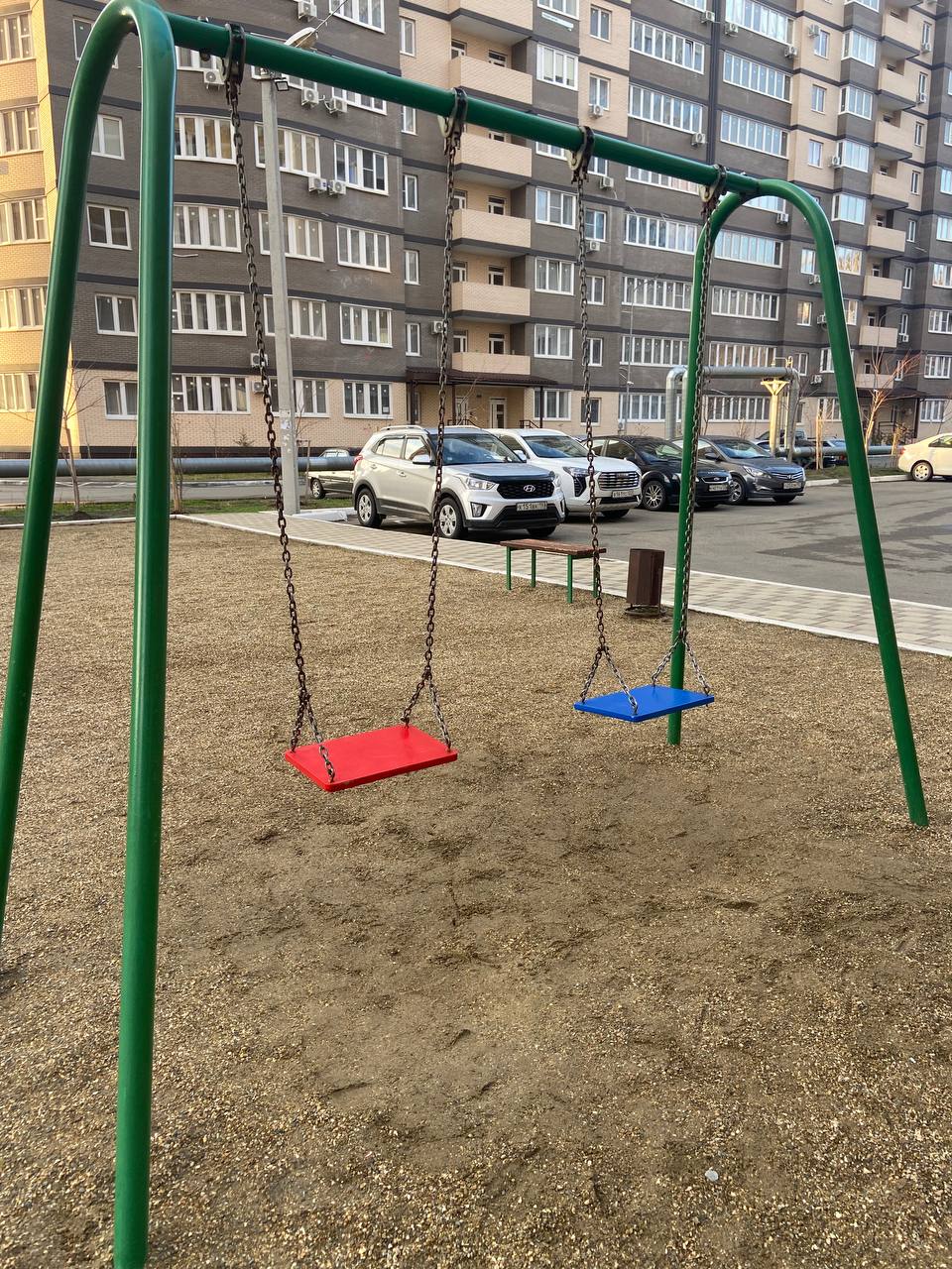 Детская площадка на Московской 129